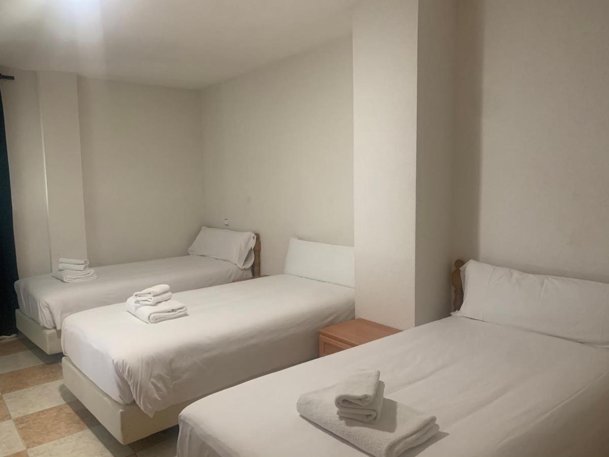 Hotel El Ancla Villanueva de la Cañada Buitenkant foto