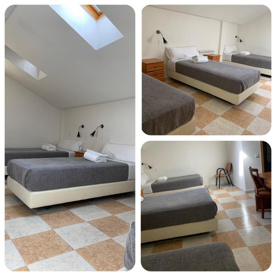 Hotel El Ancla Villanueva de la Cañada Buitenkant foto